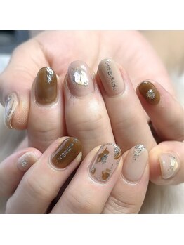 モモ(Momo)/ニュアンスネイル