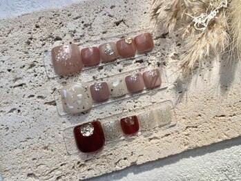 Nail Salon Reura【リュウラ】の写真/素足に自信を。大人の足元を美しく彩るフットネイル&ケア。NEW OPENサロンだから新鮮な空気で美を追求◎