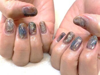ルアム 恵比寿店(ruam)の写真/人気のニュアンスデザイン多数☆くすみカラーも充実で、センスの良い大人ネイルが楽しめる隠れ家サロン♪
