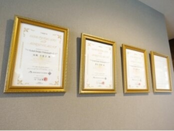 マール そごう千葉店(MAHR)/スタッフ全員が美容師免許保持