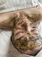 リュミエール(LUMIERE)/ハーブピーリングで肌質改善☆