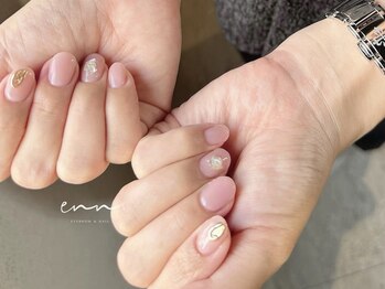 エン 中崎町(enn.)の写真/【パラジェル認定サロン】爪が弱い方も◎シンプル×上品。爪に優しく、長く楽しめるネイルを♪