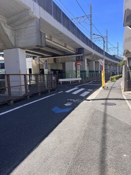 フッティ 船橋店(FOOTY)/真っ直ぐ進むと横断歩道が