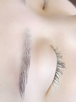 リュリカ(RyuRiKa)の写真/お顔の印象を決める眉毛ケアは目元のプロ集団にお任せ★【美まつげ×美眉】で一気に垢抜け美人に♪