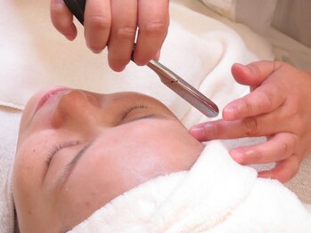 チアキ(CHIAKI)の写真/お顔そりで美しい素肌へ◇この歳だからと諦めていませんか？素肌美人への第一歩を一緒に踏み出しましょう☆