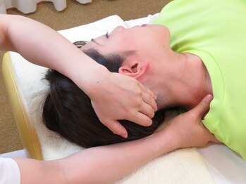 SSCマッサージ 池袋東口店の写真/首・肩こりのスペシャリストがお悩みの原因を見極めて根本改善♪肩集中整体60分(ヘッド付) ¥10560→¥5180