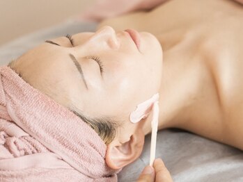 ドゥナ(DUNA)の写真/肌負担を最小限に抑えたワックスで、古い角質も一緒に除去してつるんと明るい肌に。