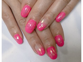 ネオンピンクネイル