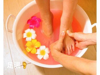 宝来リフレクソロジー 赤坂店/アロマ足湯+肩もみ無料付き♪