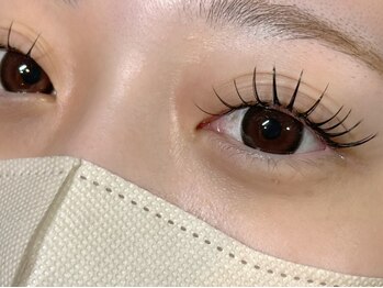 テン(ten.)の写真/[マツエク][まつ毛パーマ]一人一人に合わせてダメージを極力抑えるパーマ剤を選定！高濃度の栄養補給も◎