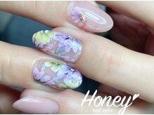 お花のネイルが得意です