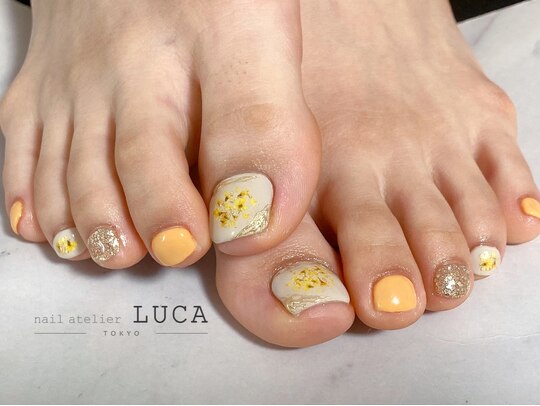 2025年冬】イエロー 押し花 フットのネイルデザイン集｜人気順  