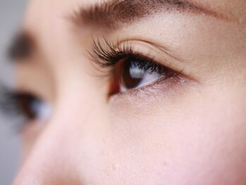 アイラッシュ アリュール(Eyelash Allure)の写真/★フラットラッシュ★エクステ種類豊富で長さ・太さ・カールを調整し、どんな目の形でもお任せ♪