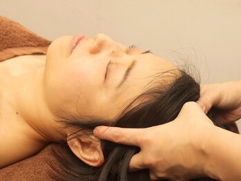 ディープブルー(Deep blue)の写真/一度体験するとやみつきに！癒しのドライヘッドスパ♪痛気持ち良い圧でヘッドのコリを流します！