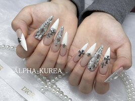 フレンチ×埋めつくしネイル