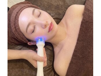 サロンモンチ(Salon_monchi)の写真/フェイシャル浮腫みたるみに働きかけシュット!ワントーンアップし美肌効果も期待のハイパーナイフ☆