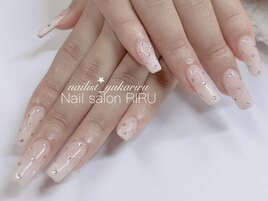 ホワイトグラデーションネイル