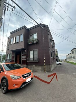 ラ ブリエ(La Briller)/駐車場はサロン向かって右横手前