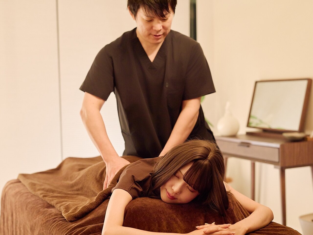 【ガンコな肩こり/腰痛】 指圧マッサージ＋整体　60分 