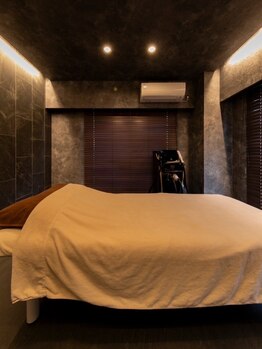 アースサロン(earth salon)の写真/溜まった疲れや首肩のコリにアプローチ◎嬉しいヘッドマッサージ付き♪頭まで施術することで軽やかに☆