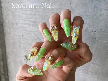 ソロルル ネイル(Sororuru Nail)/蛍光×クマちゃんネイル