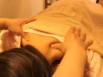 アイサンサン ビューティサロン(Aisansan Beauty salon)の写真/【首・肩・腰など辛い箇所を中心に】本格★台湾式全身整体60分4980円♪本場の技術を持ったスタッフが施術◎