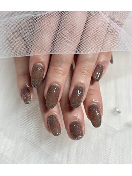 リマ(Lima)/キラキラフラッシュネイル