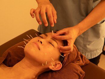 ジネコラボ 町田(Gyneco-labo)の写真/【かみしめによるエラの解消◎】顔のむくみが気になる方にオススメ！妊娠中の方でもお気軽に♪