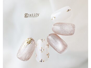 マグネット×ビジューネイル