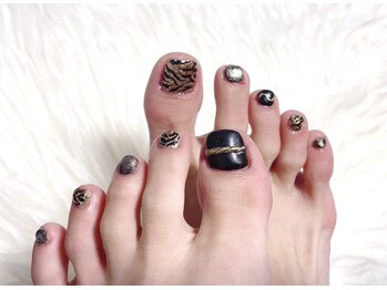 リーヴェ(Riebe)/虎柄ネイル