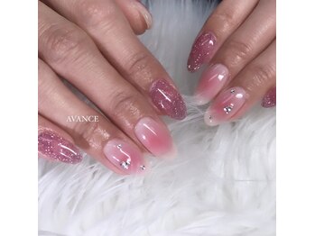 アヴァンセ(AVANCE)/チークネイル