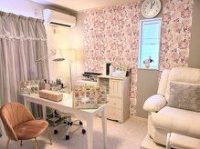 アンズネイル(An's Nail)の雰囲気(ピンクとグレーを基調とした可愛らしい店内です。)