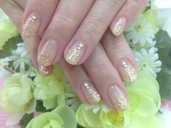 プルミエ ネイル(Premier Nail)/ラメ入りゴールドのグラデ♪