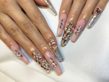 ラウト デコレーションアンドネイルサロン(Lauto Decoration&Nail Salon)/キラキラピンクスカルプネイル