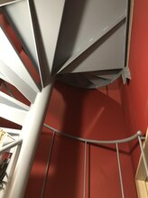 夢みるよもぎ蒸し ディアポニー/3.らせん階段で二階へ