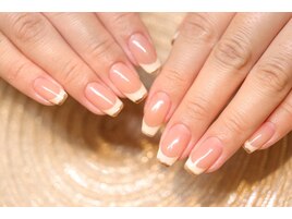 ふんわりフレンチネイル