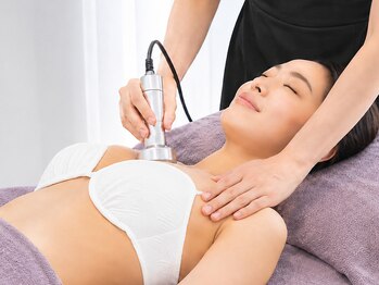 エムエムエム 表参道Luxeサロン(M.M.M)の写真/【医療提携×バストアップ＆育乳専門店】施術実績15万人超！プロと二人三脚で下垂/左右差/横流れから卒業
