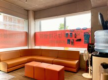 くまはら接骨院 武蔵藤沢院/待合室