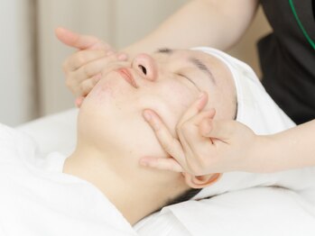 ユミサロン(U Mi Salon)の写真/【毛穴悩みに徹底サポート】高技術の毛穴洗浄で頑固な汚れを落として美肌の土台作りのお手伝い♪