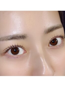 エイティスト(8ist)/パリジェンヌ[新宿/新宿駅]