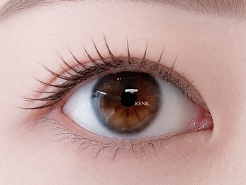 レネ(RENE.)の写真/本数・長さ・太さを抑える=ナチュラルになるとは限りません!カラーマツエクでお顔に馴染む上品な目元へ◎