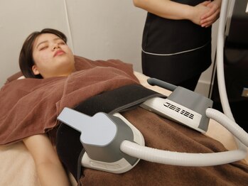 アヤエステティックサロン 綱島店(AYA)/話題の次世代型電磁波EMS!