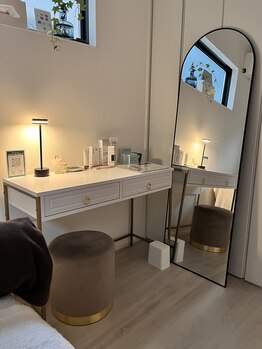 ルサンク(le cinq)の写真/完全予約制のプライベートサロン◎
お話ししに来てくださる方も、ゆっくりと寝て過ごしたい方も是非！