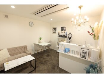 リアラココ(Li'a la coco)/清潔感のある受付