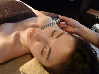 アユーラ/シミ、くすみ、毛穴の開きに