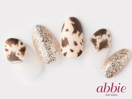カウ柄ネイル　￥12870