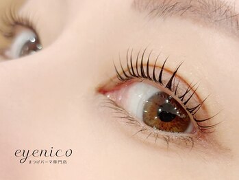 アイニコ 梅田店(eyenico)の写真/どんな時も上向きまつげをキープ!【デザインまつげパーマ】で理想の可愛い状態を保つ技術力で人気!