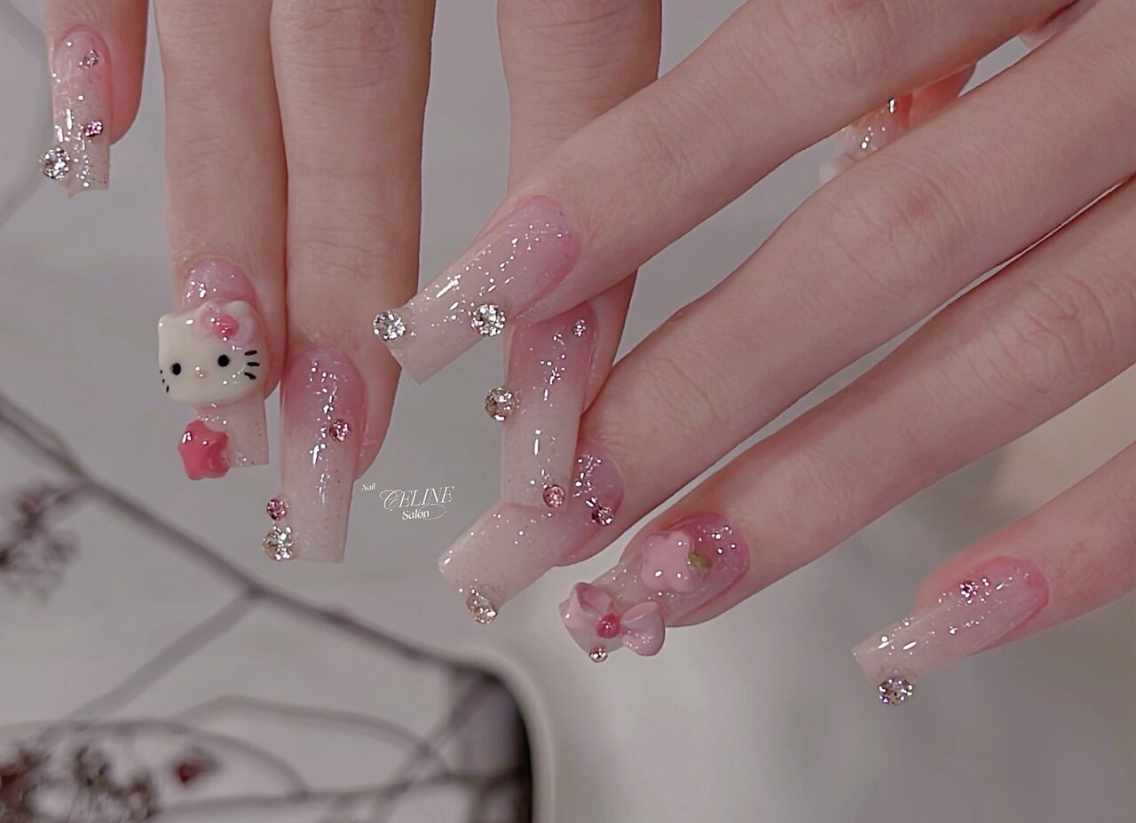 2025年-2026年冬トレンド】スタッズ スーパーロングのネイルデザイン集