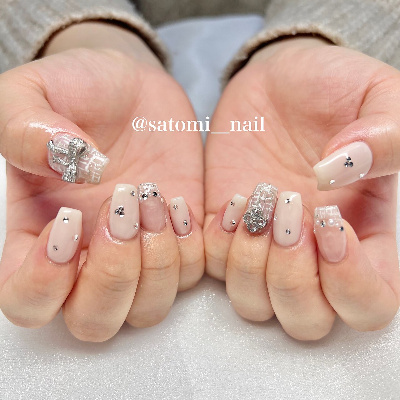 2025年-2026年冬トレンド】ガーリー ツイードのネイルデザイン集｜人気