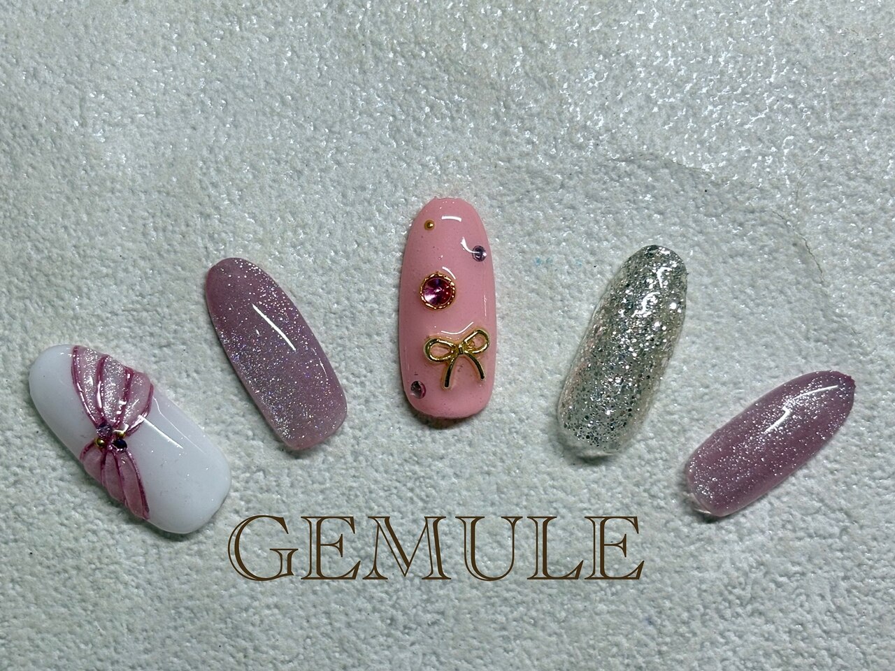 2025年-2026年冬トレンド】ピンク ガーリーのネイルデザイン集｜人気順